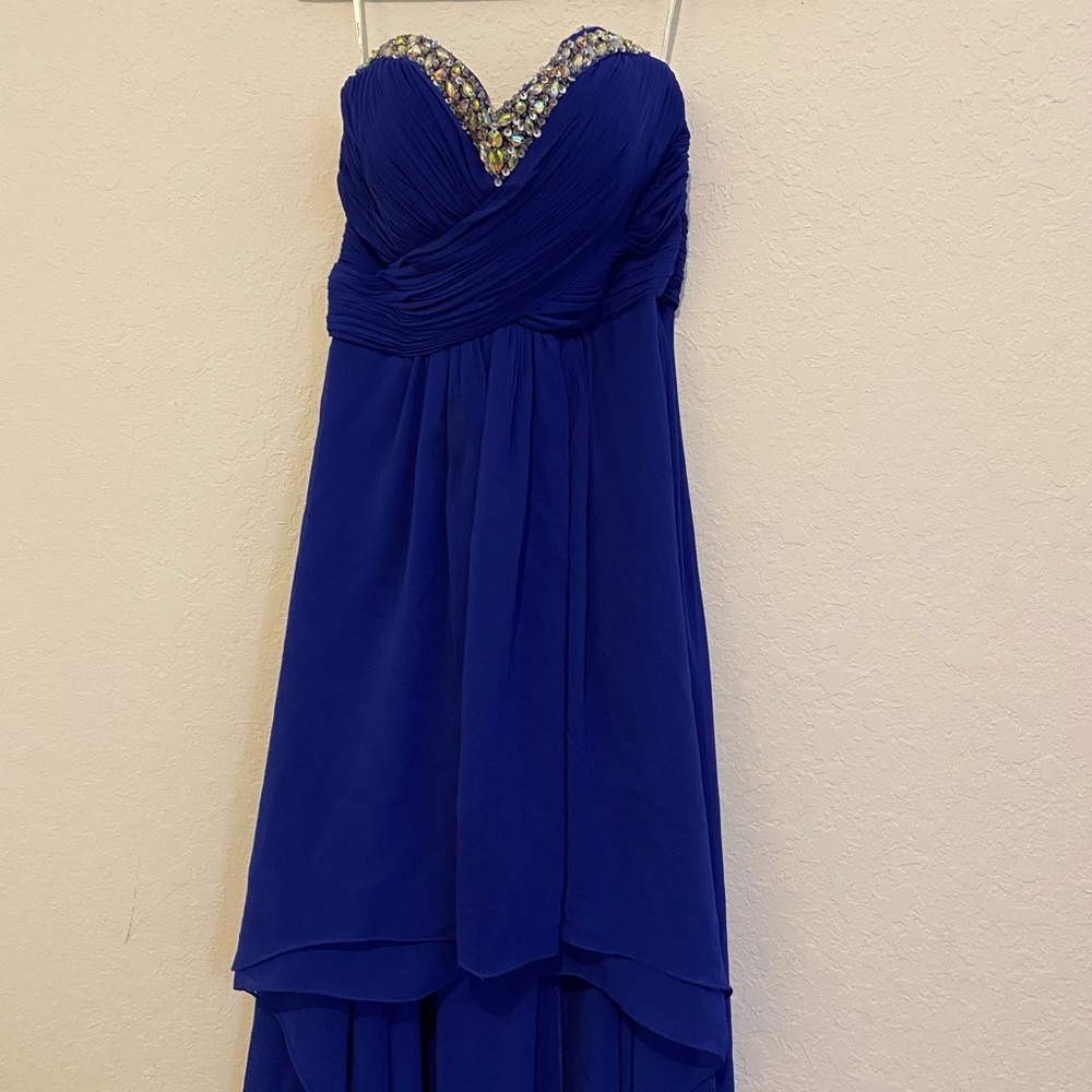 High to low dress. Blue.